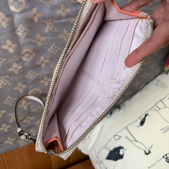 Coach Wristlet ๐งก๐ - Picture 3 of 6